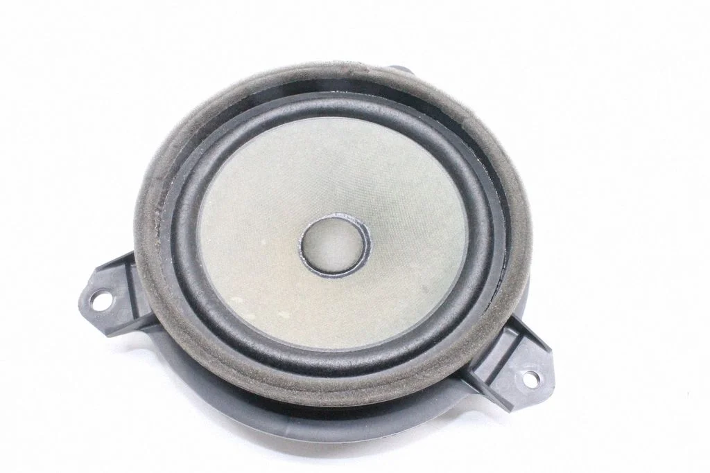 Rear door speaker – Toyota Yaris (2015-)
