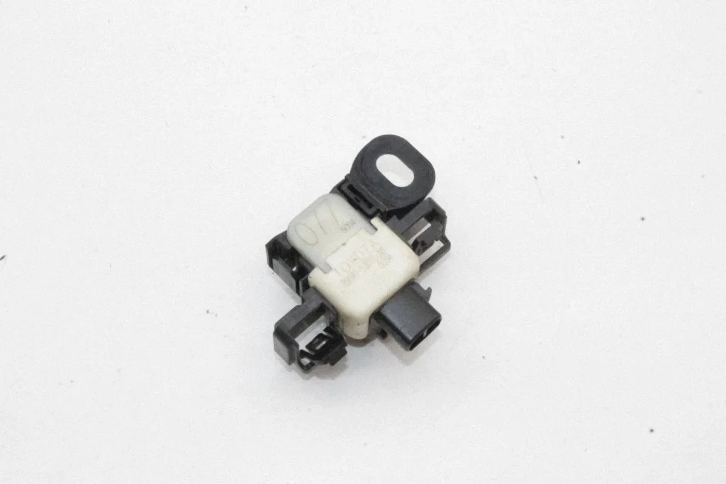 Parkošanās sensors PDC – Lexus IS III XE30 (2013-2020)