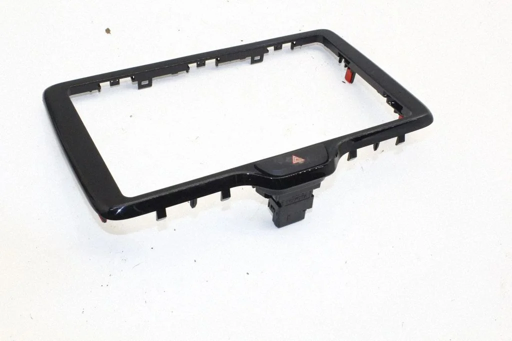 Radio/GPS head unit trim – Toyota Yaris XP210 (2020-)
