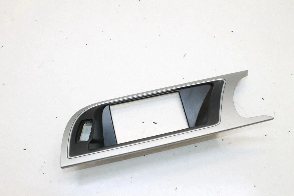 Raadio/navigatsiooni viimistlus – Audi A5 8T 8F (2007-2016)