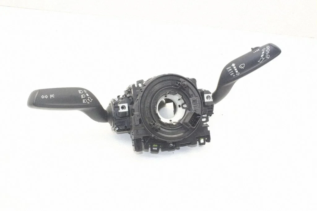 Pagriezienu/gaismu svira – Audi A3 S3 8V (2013-2019)