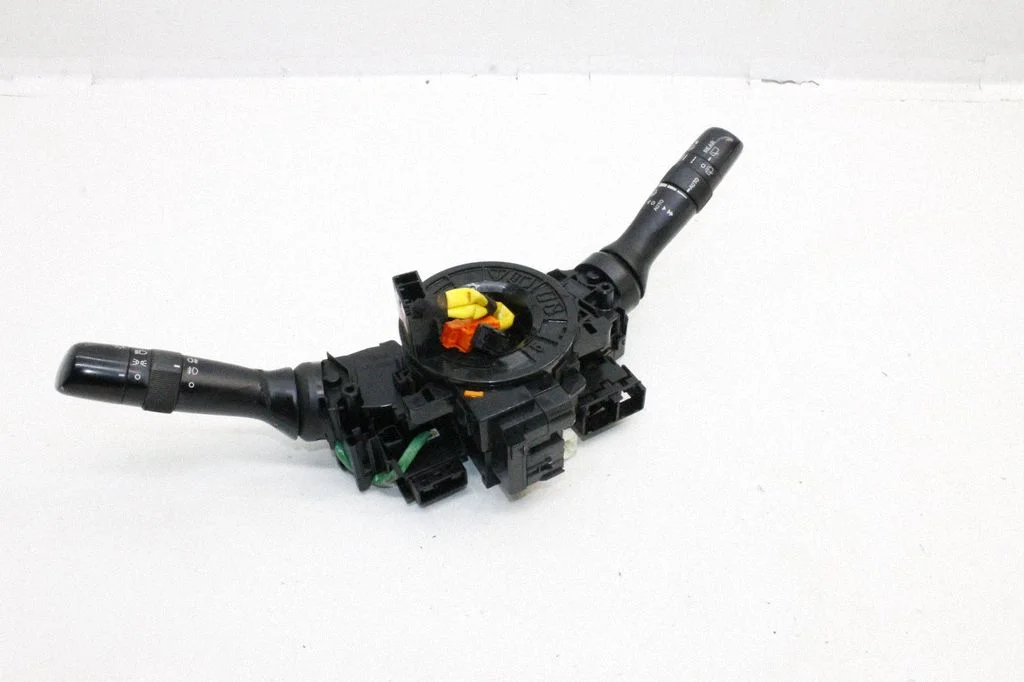 Indicator stalk – Toyota RAV 4 (XA30) (2006-2016)