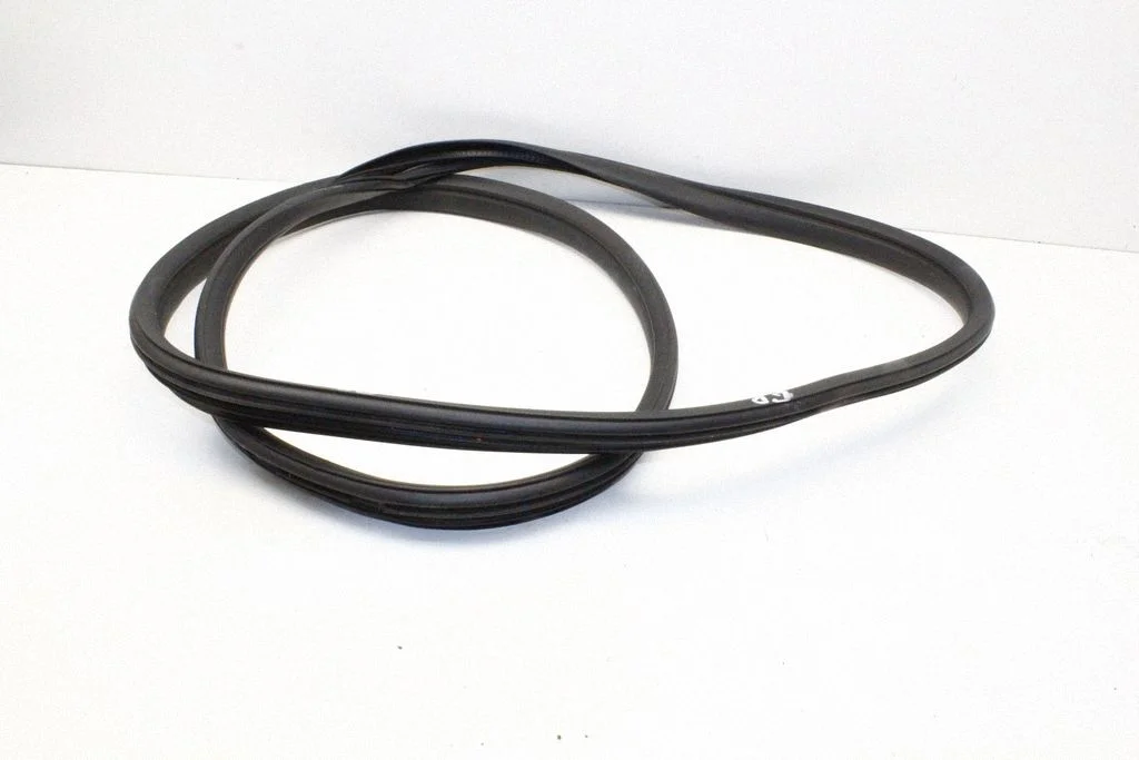 Rubber seal rear door – right