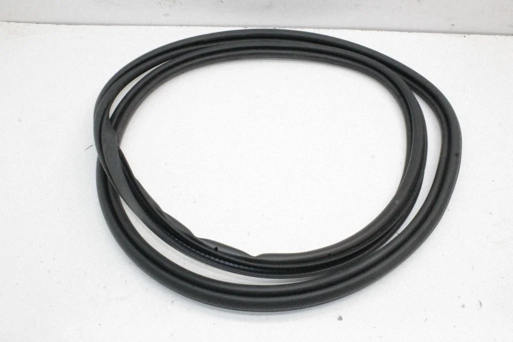 Rubber seal rear door – Polestar 2 (2020-)