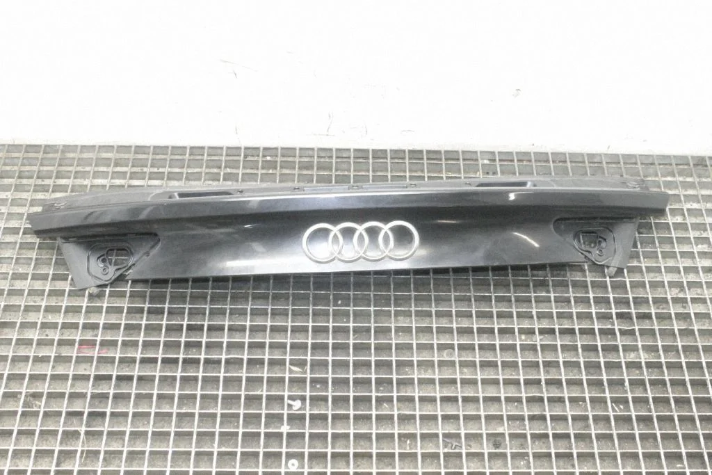 Listwa klapy bagażnika – Audi A7 S7 4G (2011-2017)