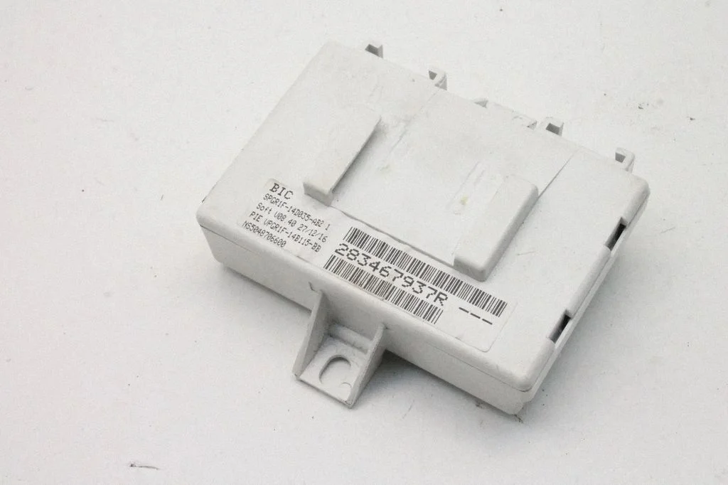 Navigatsiooni (GPS) juhtplokk – Renault Captur (2013-2020)