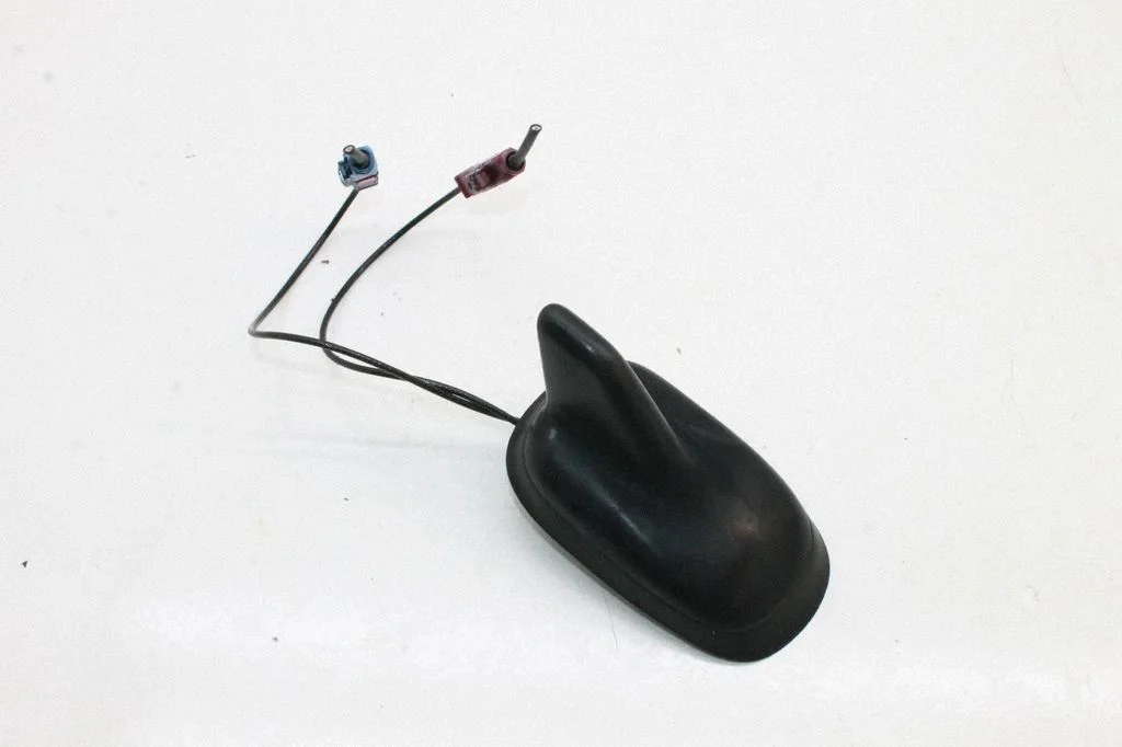 Aerial GPS antenna – Volkswagen Touareg II (2010-2018)