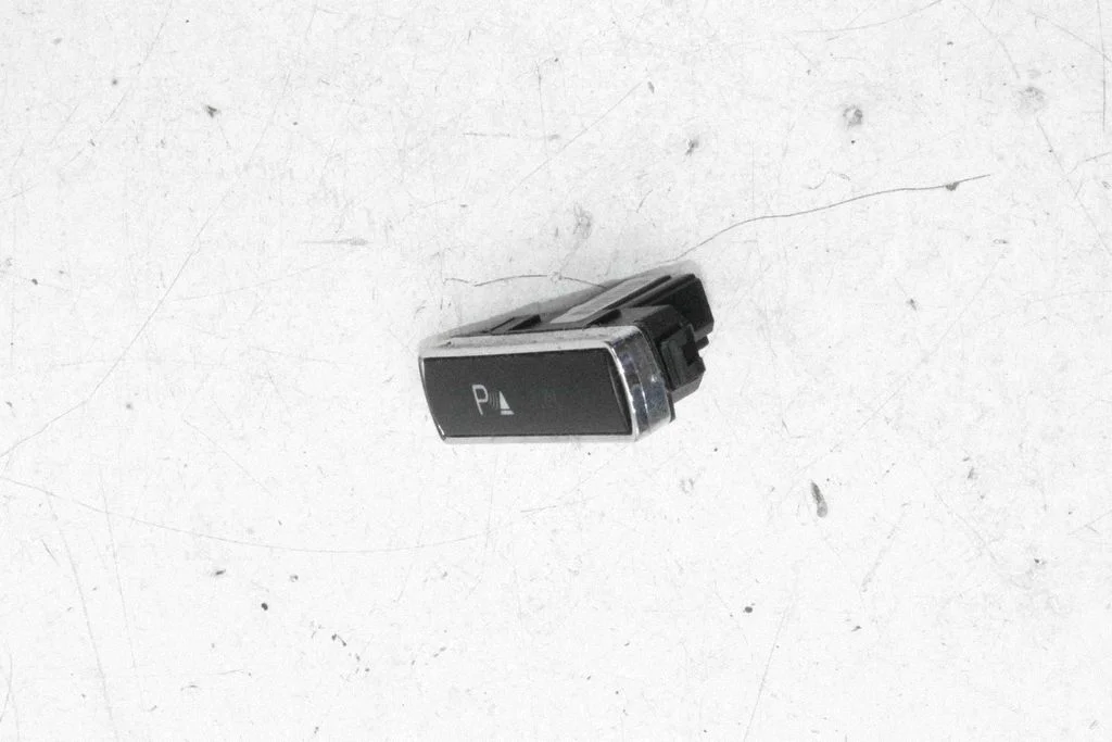 Parking (PDC) sensor switch – Ford S-MAX (2006-2015)
