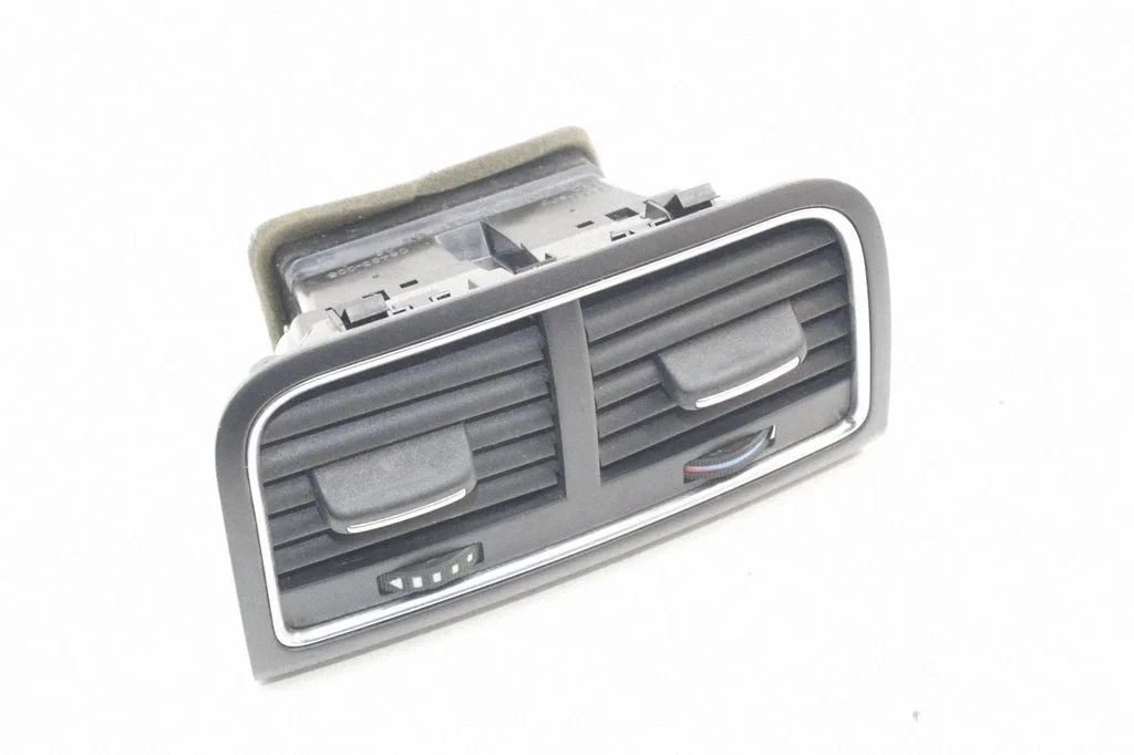 Cita centrālās konsoles (tuneļa) detaļa – Audi A5 Sportback 8TA (2009-2016)