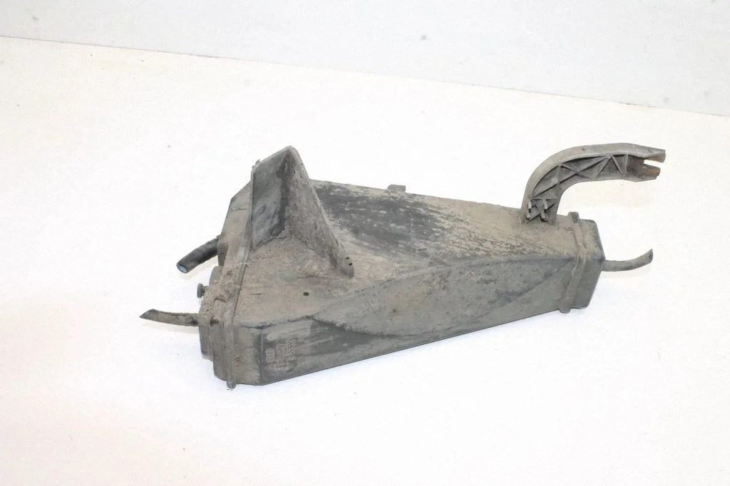 Aktīvās ogles (degvielas tvaiku) filtrs – Audi A4 S4 B6 8E 8H (2001-2005)