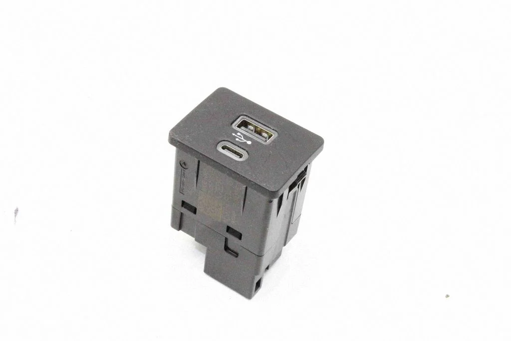 USB socket connector – Ford Mustang Mach-E (2020-)