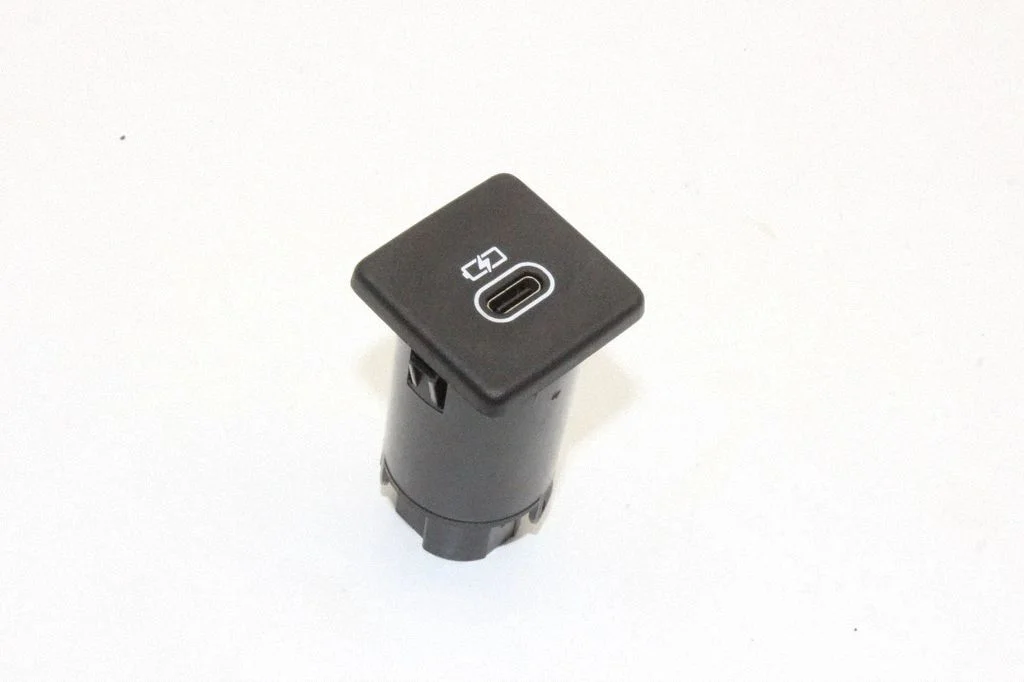 USB ligzda – Jaguar I-Pace (2018-)