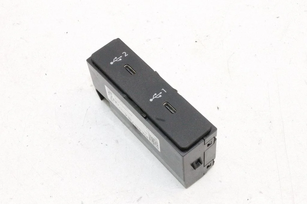 Gniazdo USB – Audi RS Q3 (2019-)