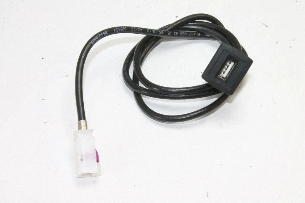 USB-pesa – Mercedes-Benz A-klass W176 (2012-2018)