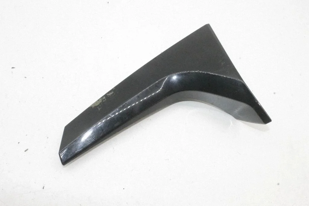 Moldings uz aizmugurējā spārna – Nissan Micra K14 (2017-2024)