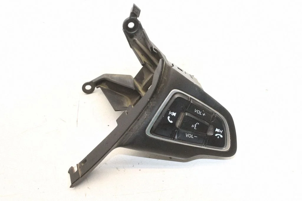 Steering wheel buttons/switches – Ford Focus (2018-)