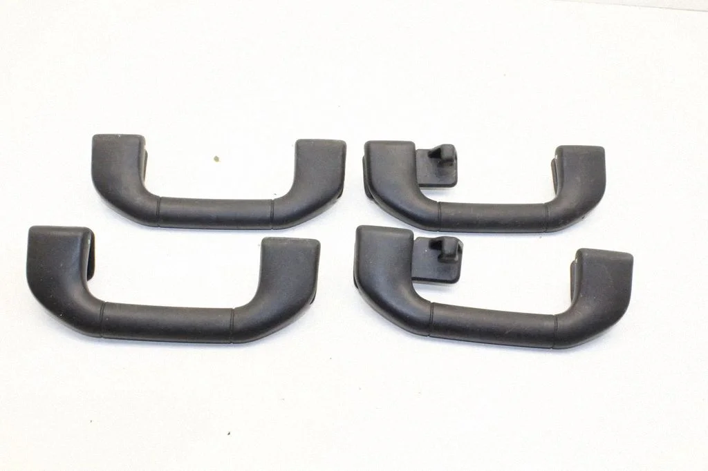 A set of handles for the ceiling – Mercedes-Benz E-Class W212 (2009-2016)