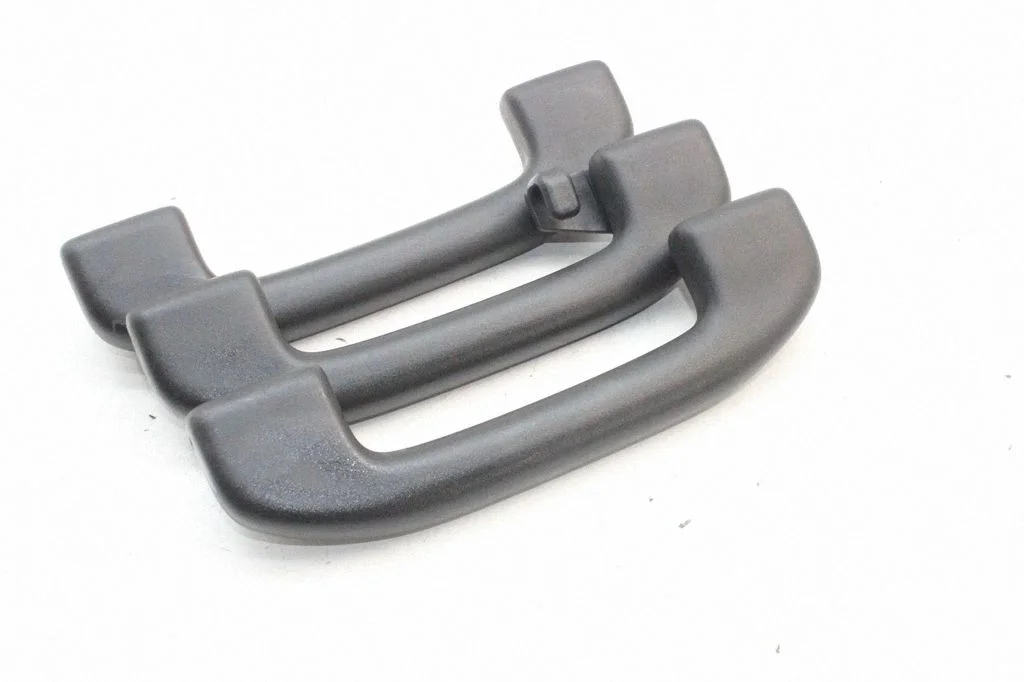 A set of handles for the ceiling – Nissan Juke I F15 (2010-2018)