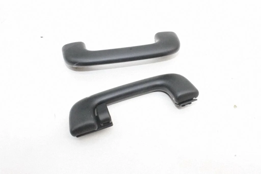 A set of handles for the ceiling – KIA Sportage (2016-2021)