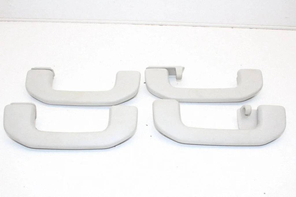 A set of handles for the ceiling – Infiniti Q30 (2015-2018)