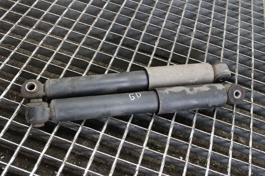 Rear shock absorber/damper