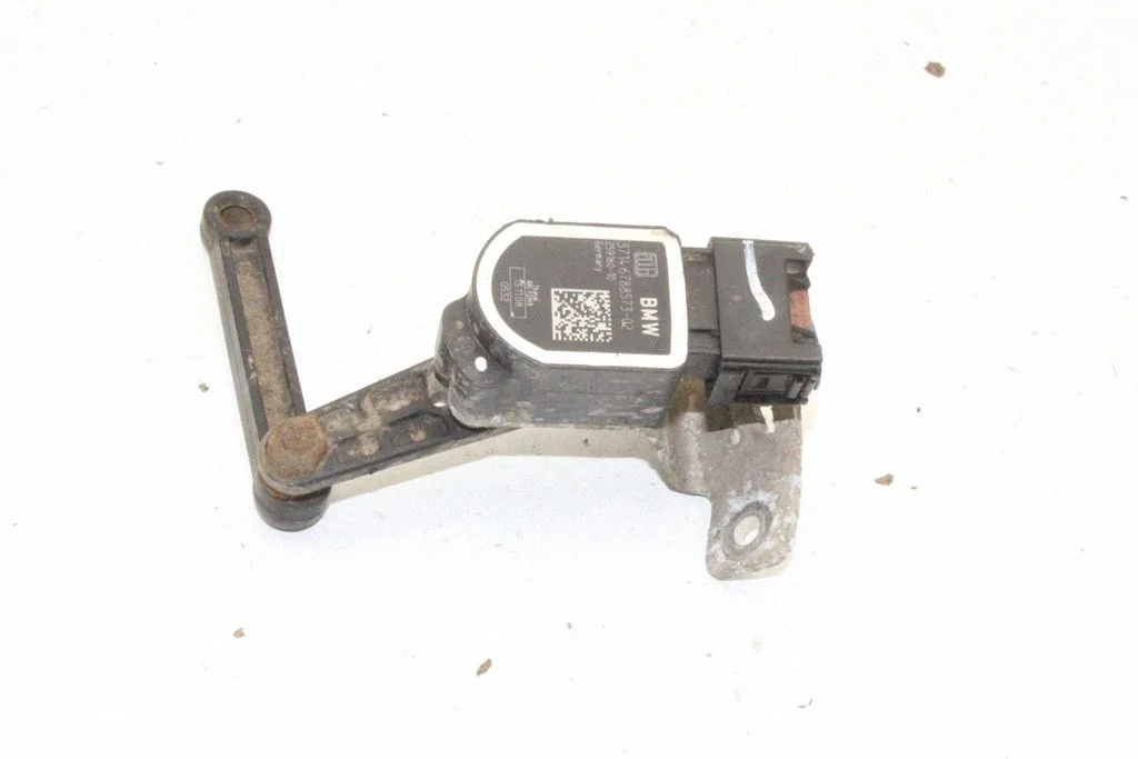Aizmugurējās gaisa balstiekārtas augstuma sensors 6788573