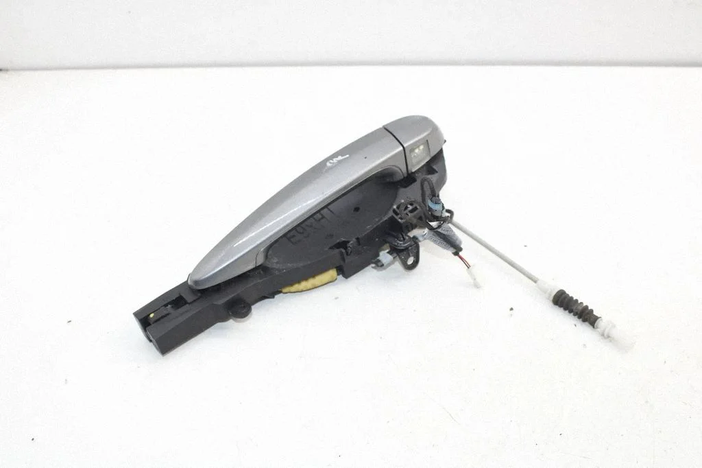 Front door exterior handle – rear left