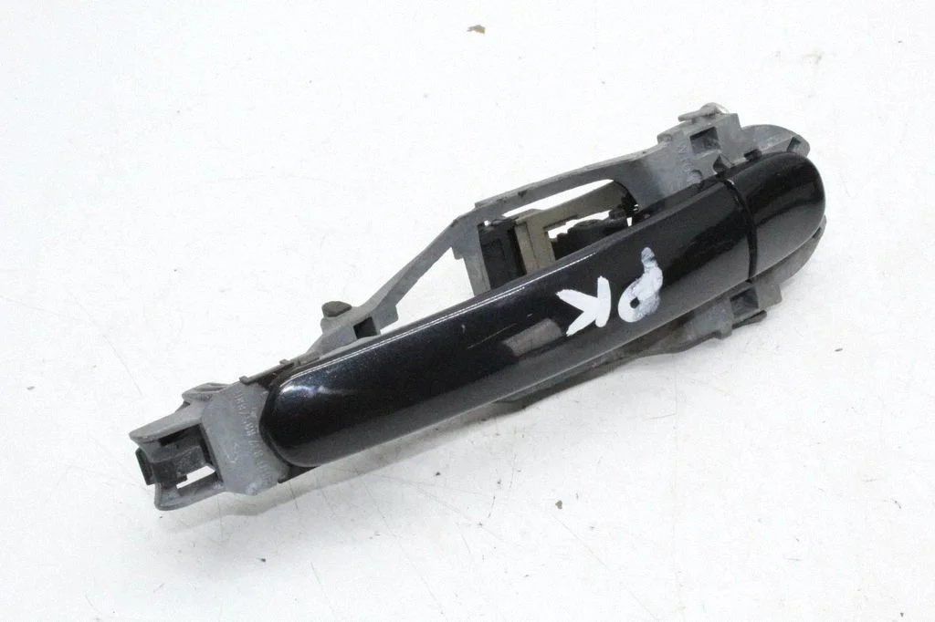 Klamka zewnętrzna drzwi przednich – Audi TT Mk1 (1999-2006)