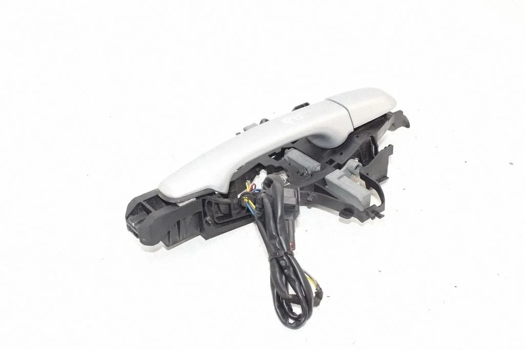 Front door exterior handle – front right