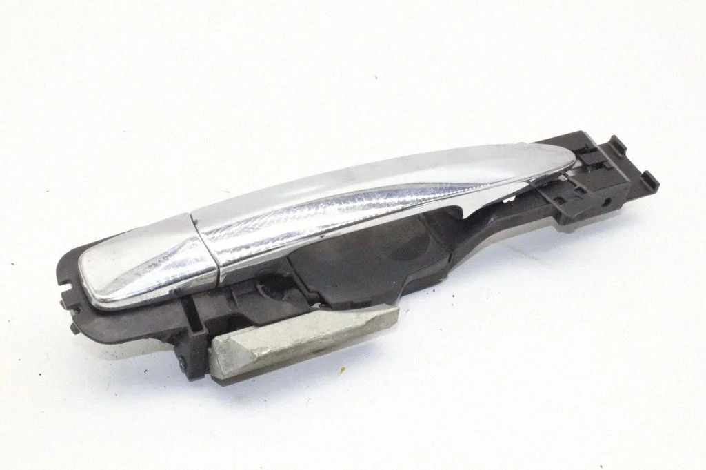 Front door exterior handle – Nissan Leaf I (ZE0) (2010-2017)