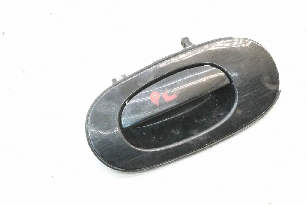 Front door exterior handle – front left