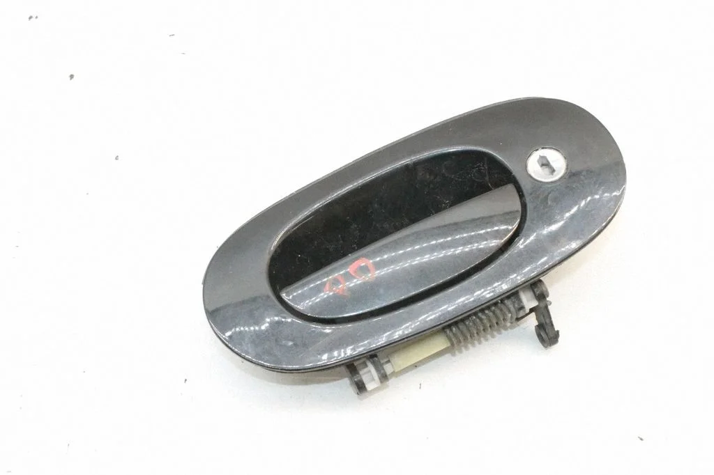 Front door exterior handle – front right