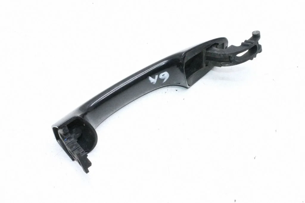 Esiukse välimine käepide – Volkswagen Passat CC (2008-2016)