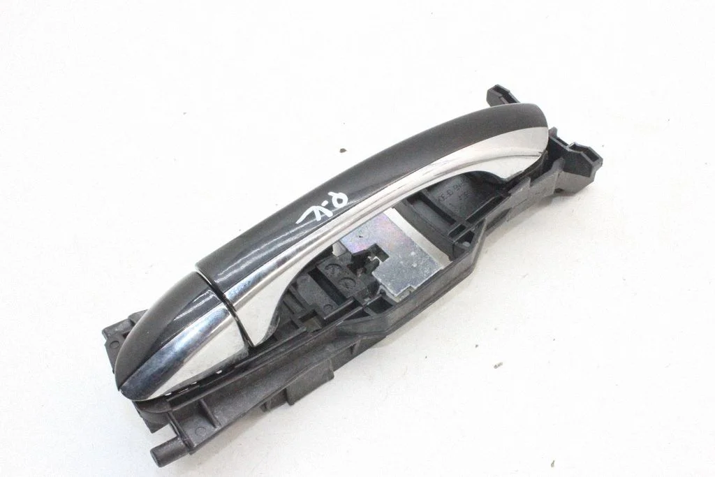 Esiukse välimine käepide – Mercedes-Benz CLK-klass A209 C209 (2002-2009)