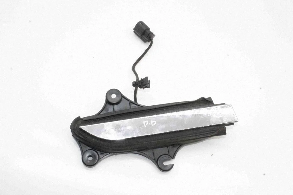 Front door exterior handle – Tesla Model X (2015-)