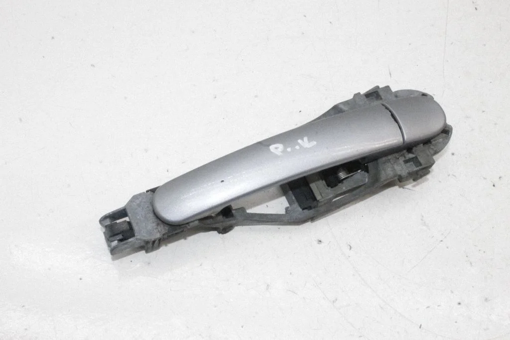 Klamka zewnętrzna drzwi przednich – Audi TT Mk1 (1999-2006)