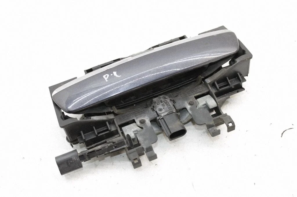 Esiukse välimine käepide – Audi A8 S8 D3 4E (2002-2009)