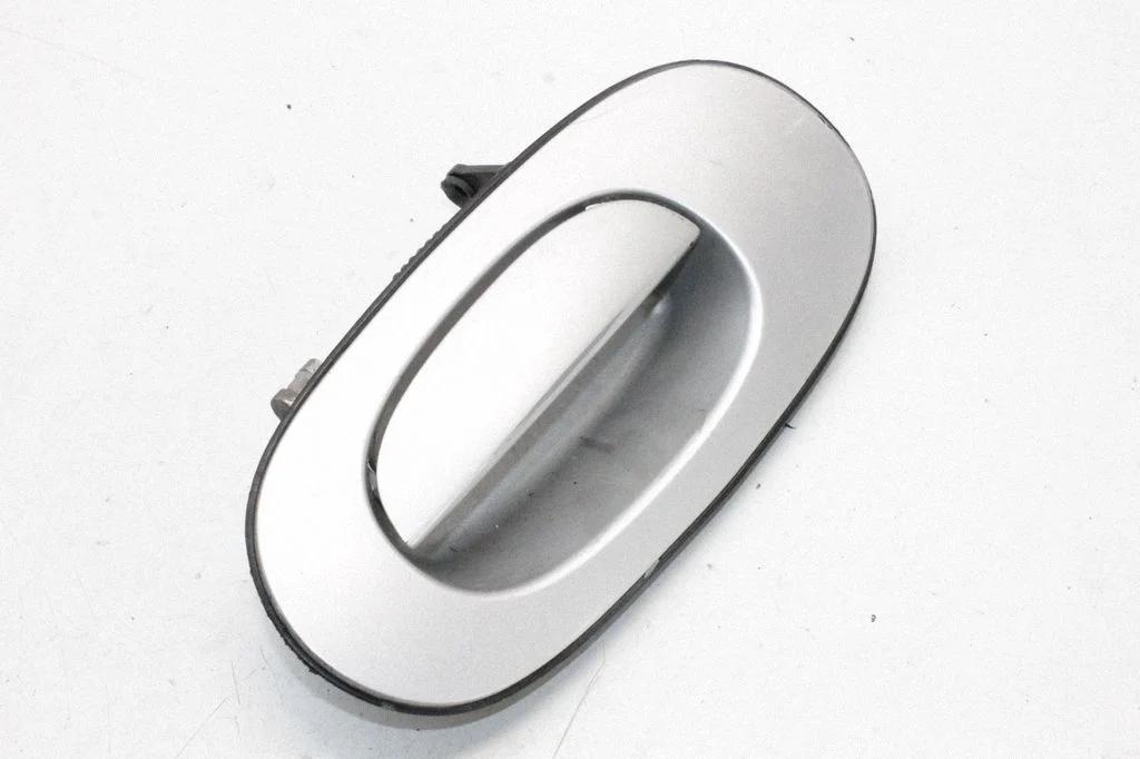 Front door exterior handle – front left