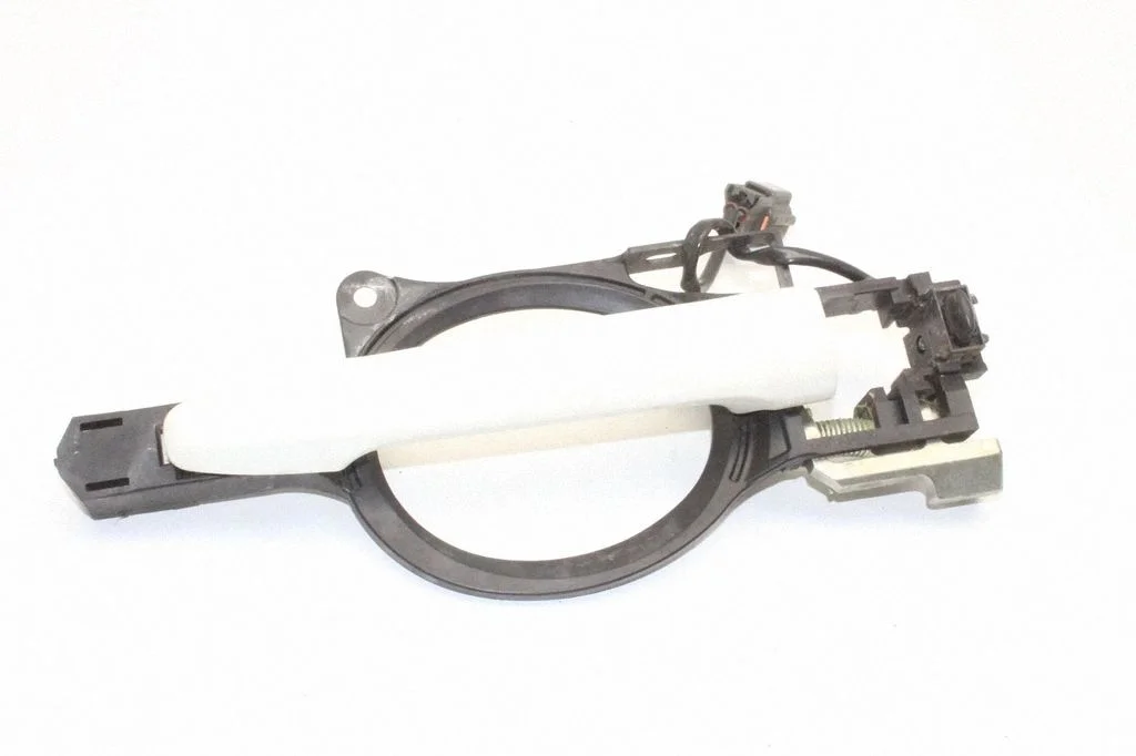 Front door exterior handle – Mitsubishi Outlander (2013-2021)