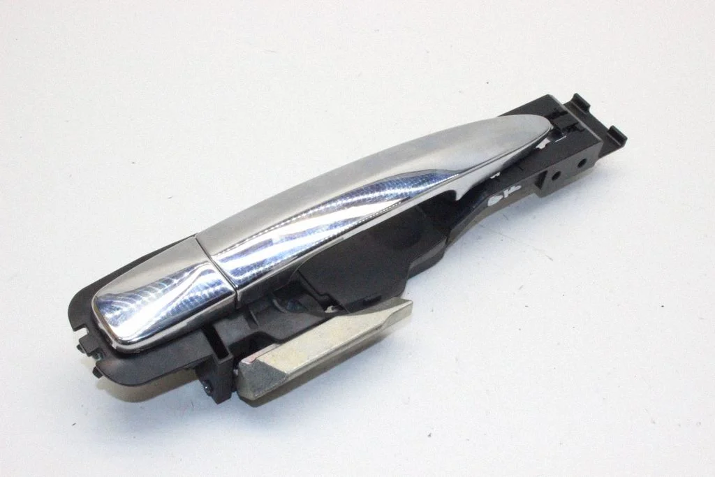 Front door exterior handle – Nissan Leaf I (ZE0) (2010-2017)