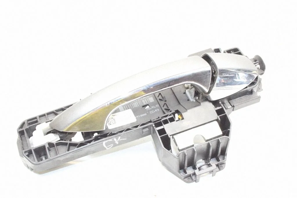 Front door exterior handle – Infiniti Q30 (2015-2018), rear left
