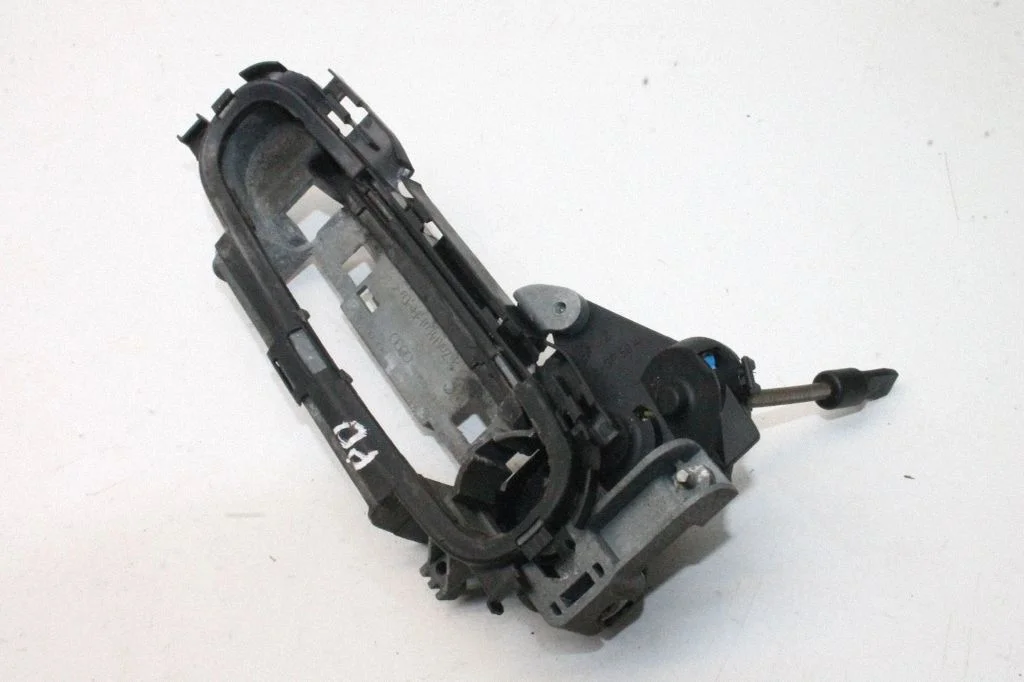 Esiukse välimine käepide – Audi A4 S4 B7 8E 8H (2005-2008)