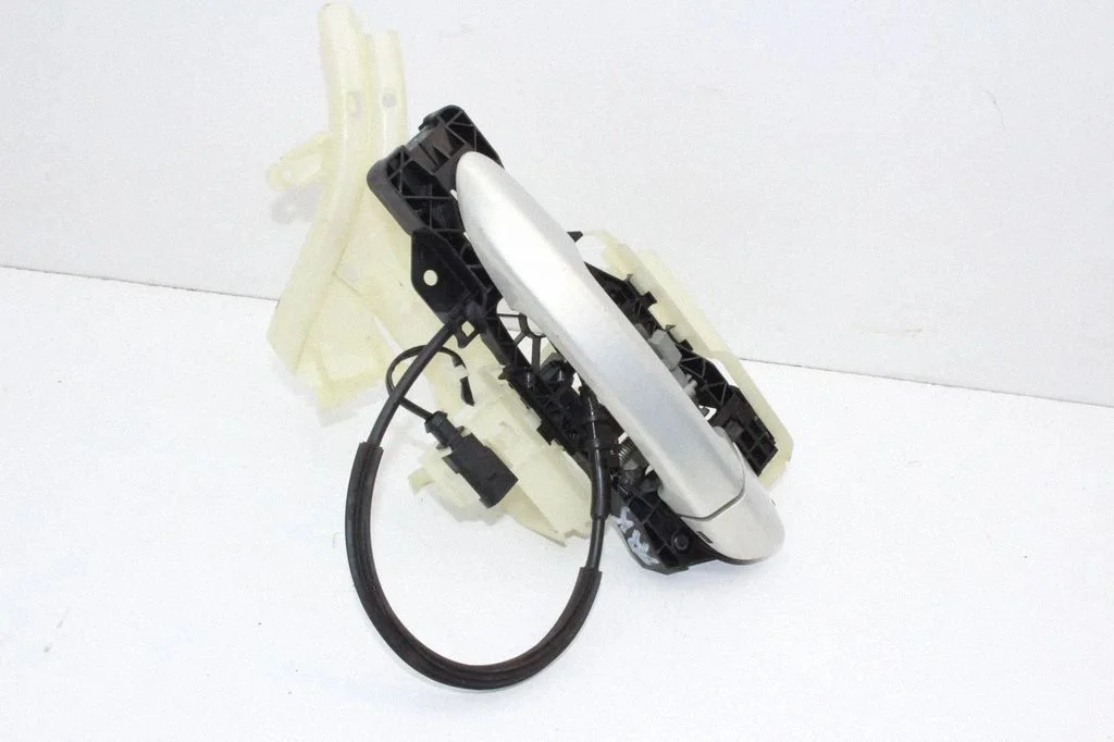 Front door exterior handle – Volkswagen Passat CC (2008-2016)
