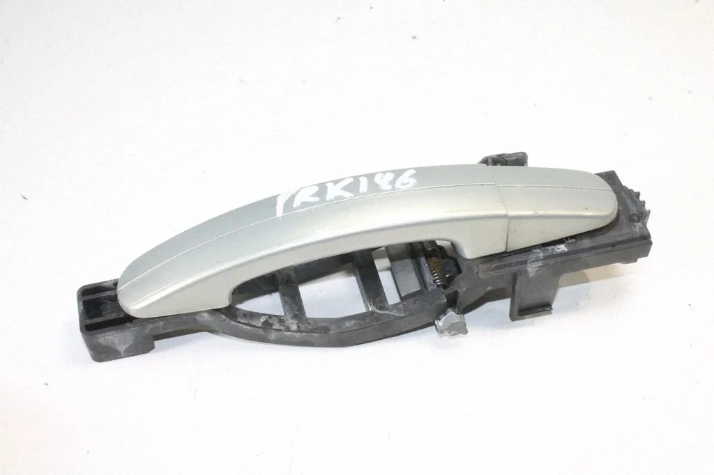 Esiukse välimine käepide – Ford Kuga I (2008-2012)