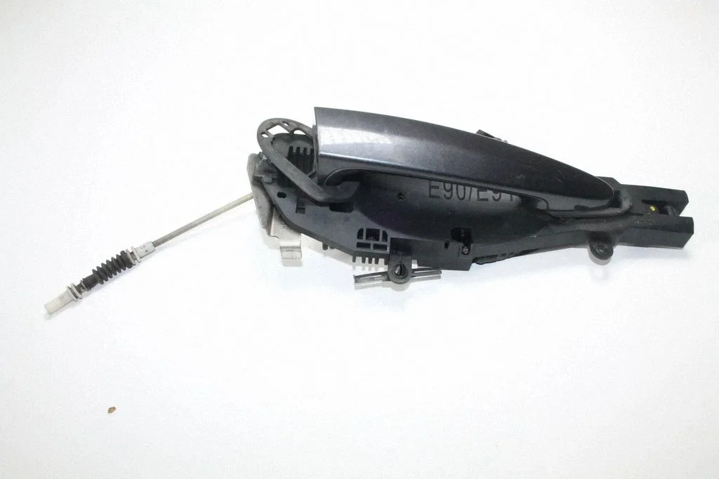 Esiukse välimine käepide – BMW 3-seeria E90 E91 (2005-2012)