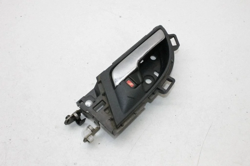 Iekšējais atvēršanas rokturis – Honda CR-V (2007-2012)