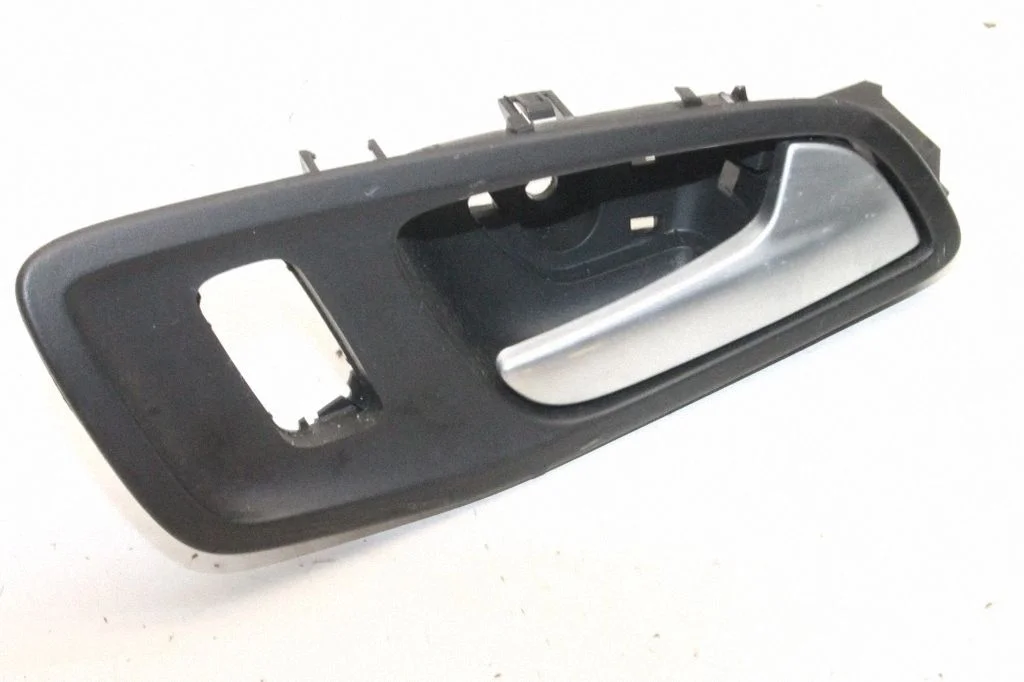 Esiukse sisemine käepide – Ford Kuga II (2013-2019)