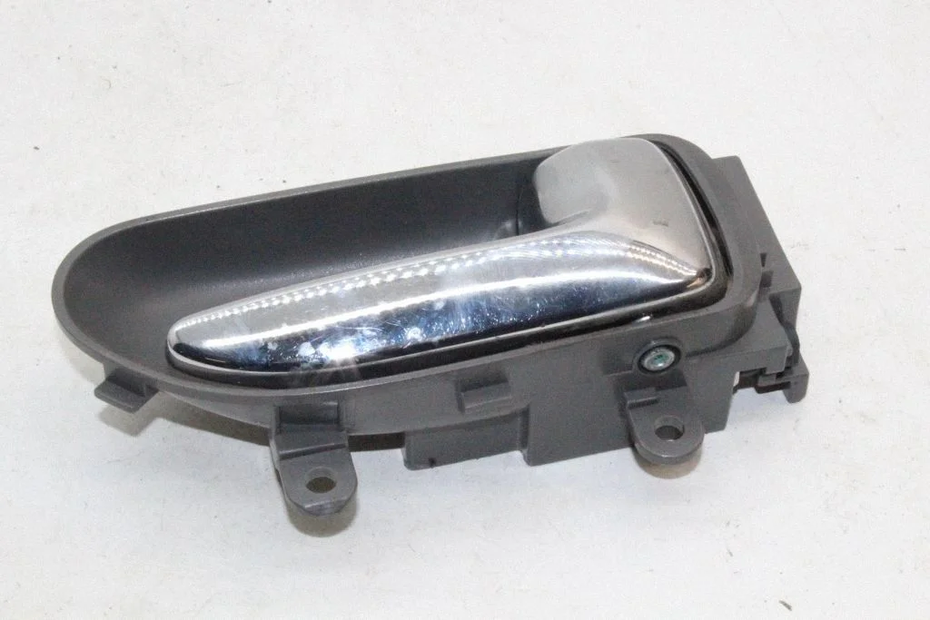 Esiukse sisemine käepide – Nissan X-Trail T31 (2007-2014)
