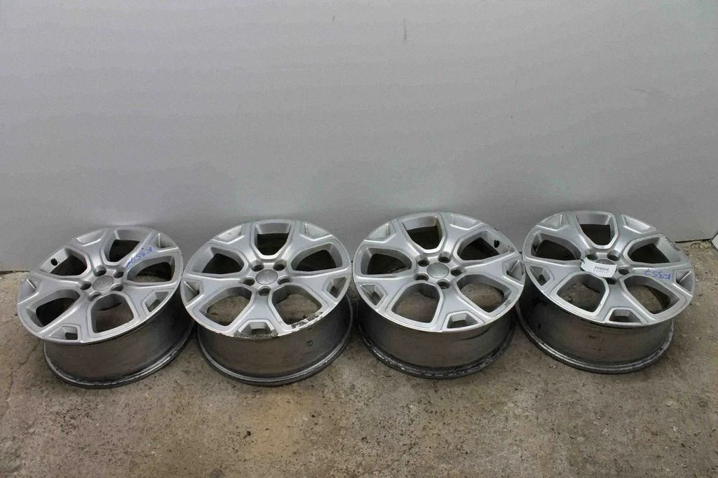 R18 valuvelg (-veljed) 735590286 – Jeep Renegade (2014-)