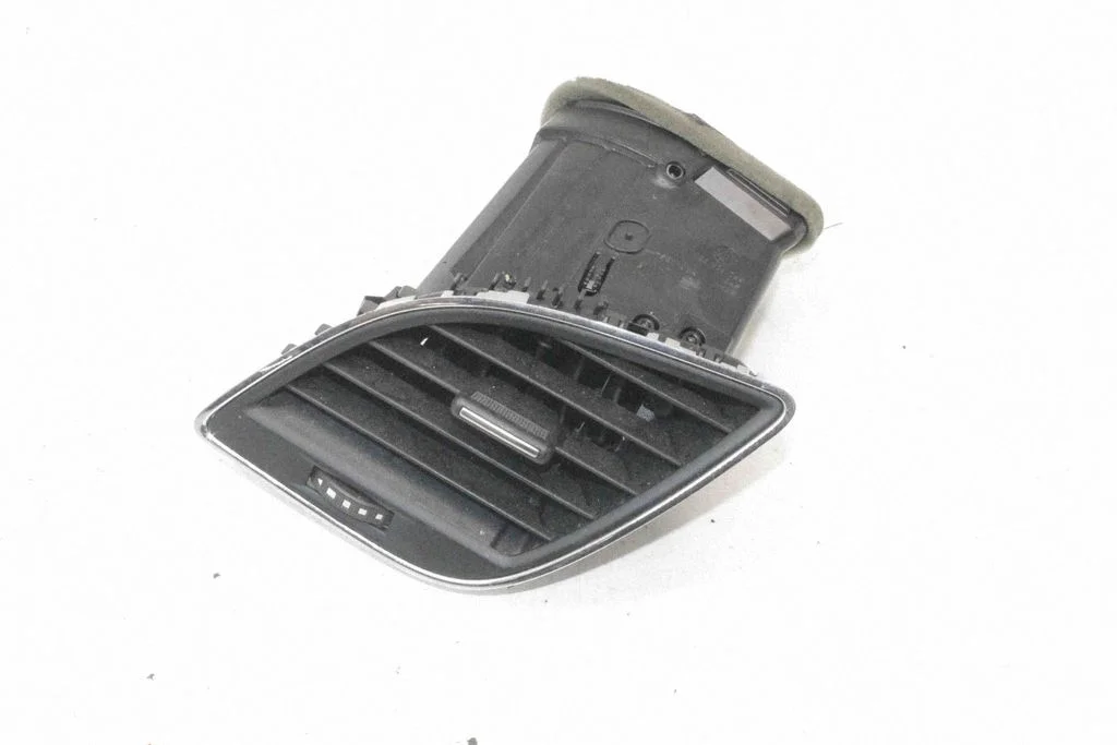 Dashboard air vent grill cover trim – Seat Leon (5F) (2012-2019)